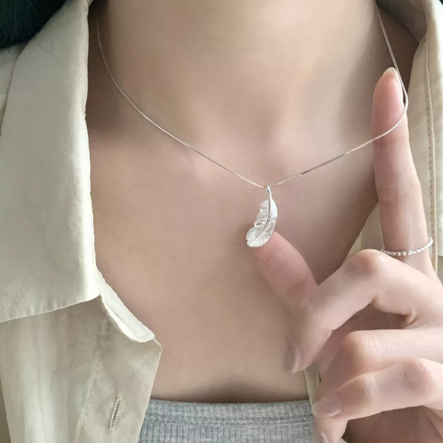 The Ultimate Guide to Women’s Necklaces: Styles, Trends, Necklines, and Care